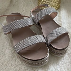Steve Madden Girl Silver Platform Sandal
Size 11
